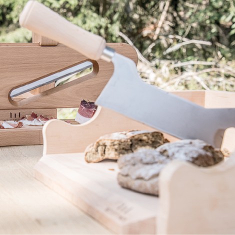 Speckhobel und Brotschneider der Tischlerei Weissteiner aus heimischem Holz